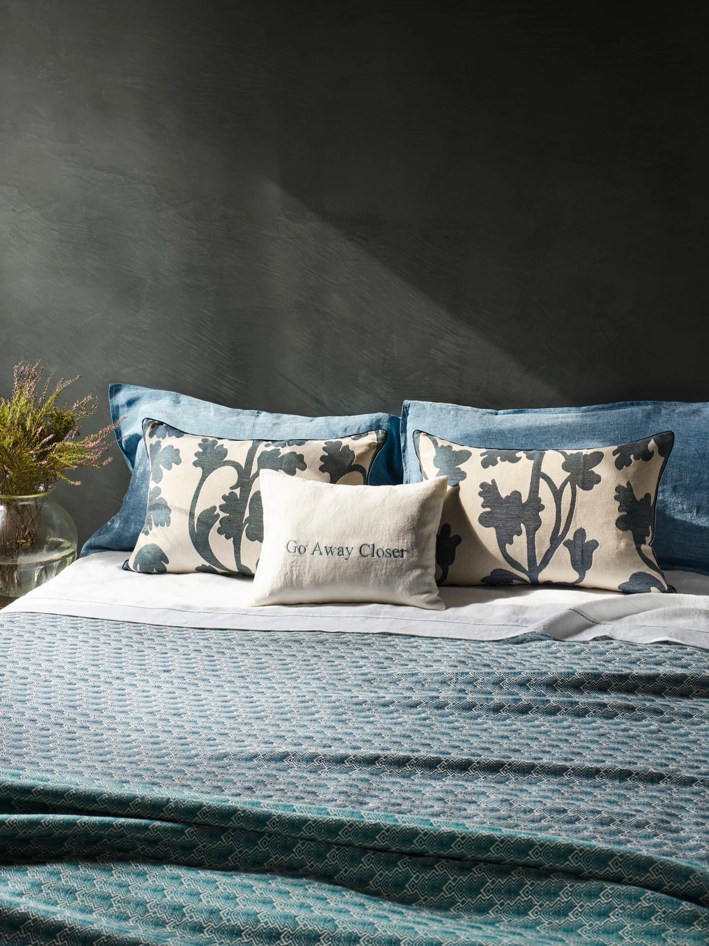 Chiarastella "F28" Wool Throw in Indigo