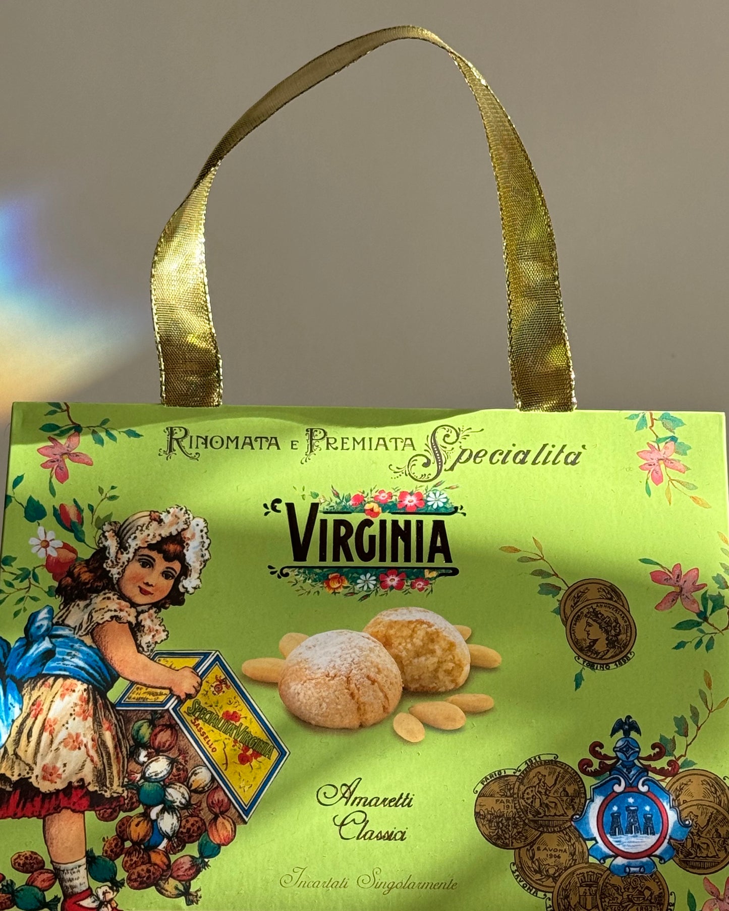 Amaretti Virginia Classic Cookie Purse