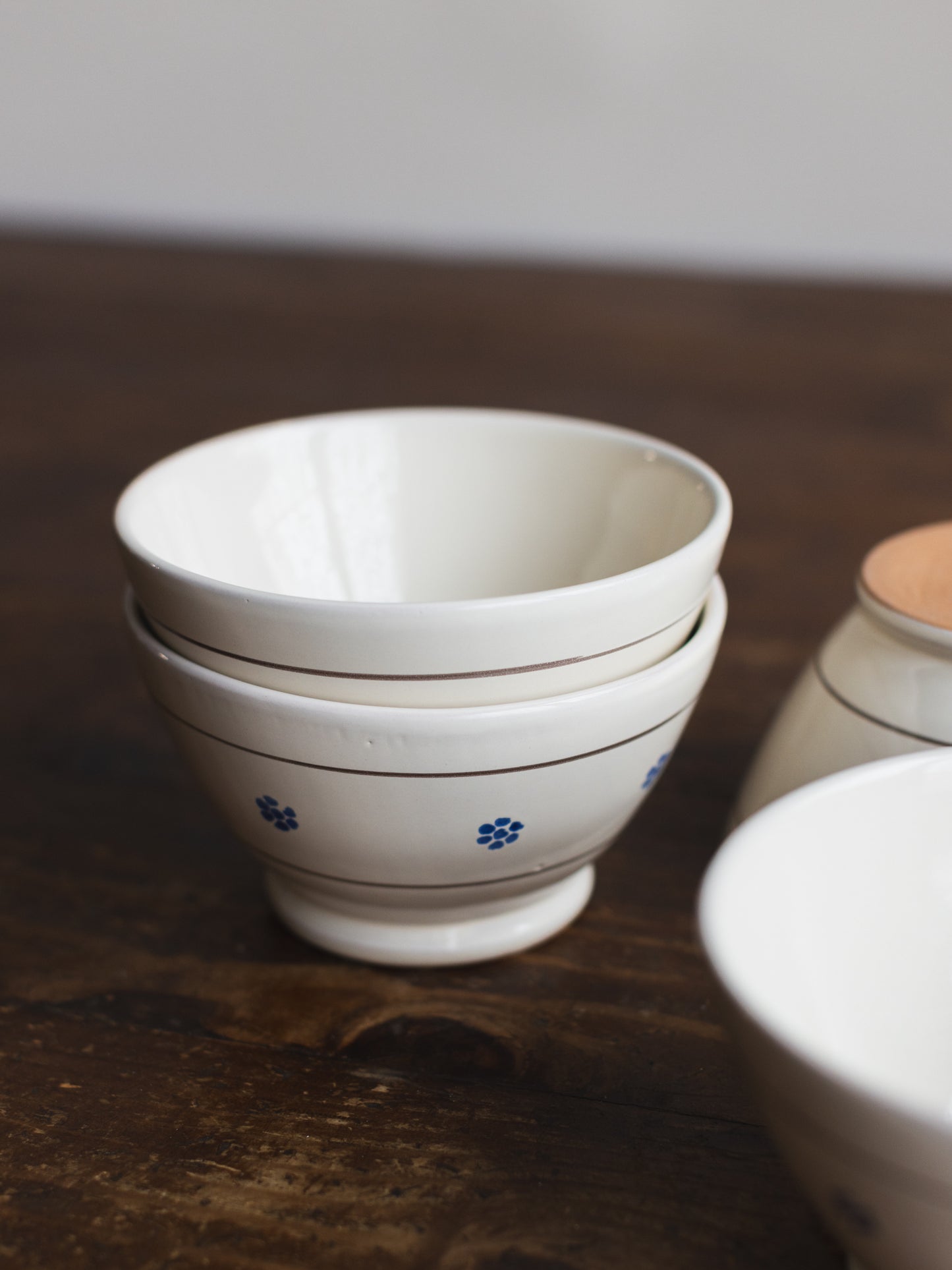 Ceramic Rigo e Stella Footed Berry Bowl