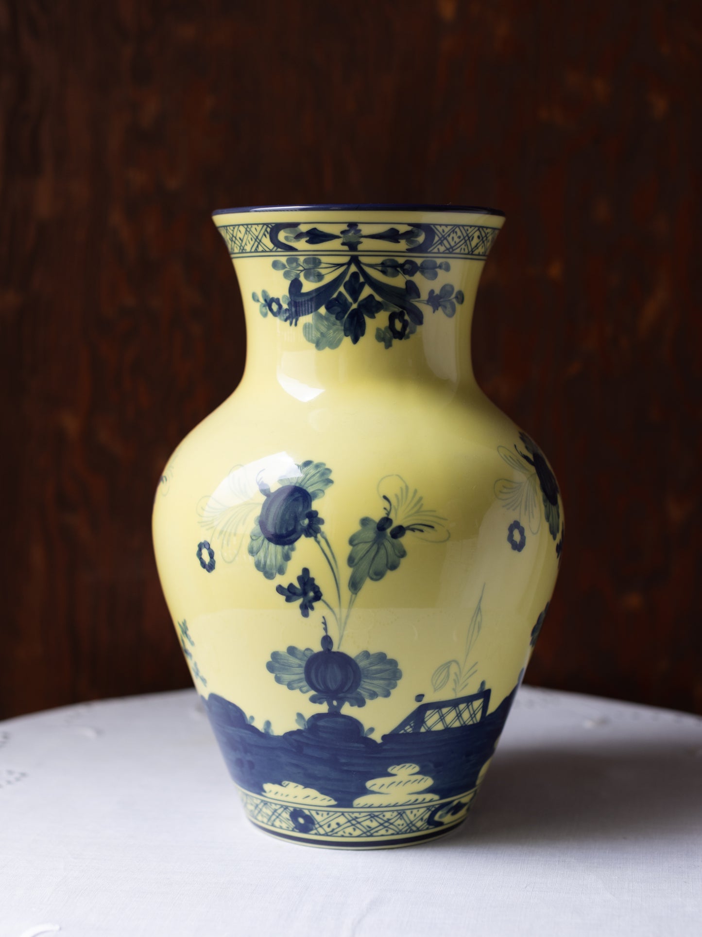 Oriente Italiano Ming Vase