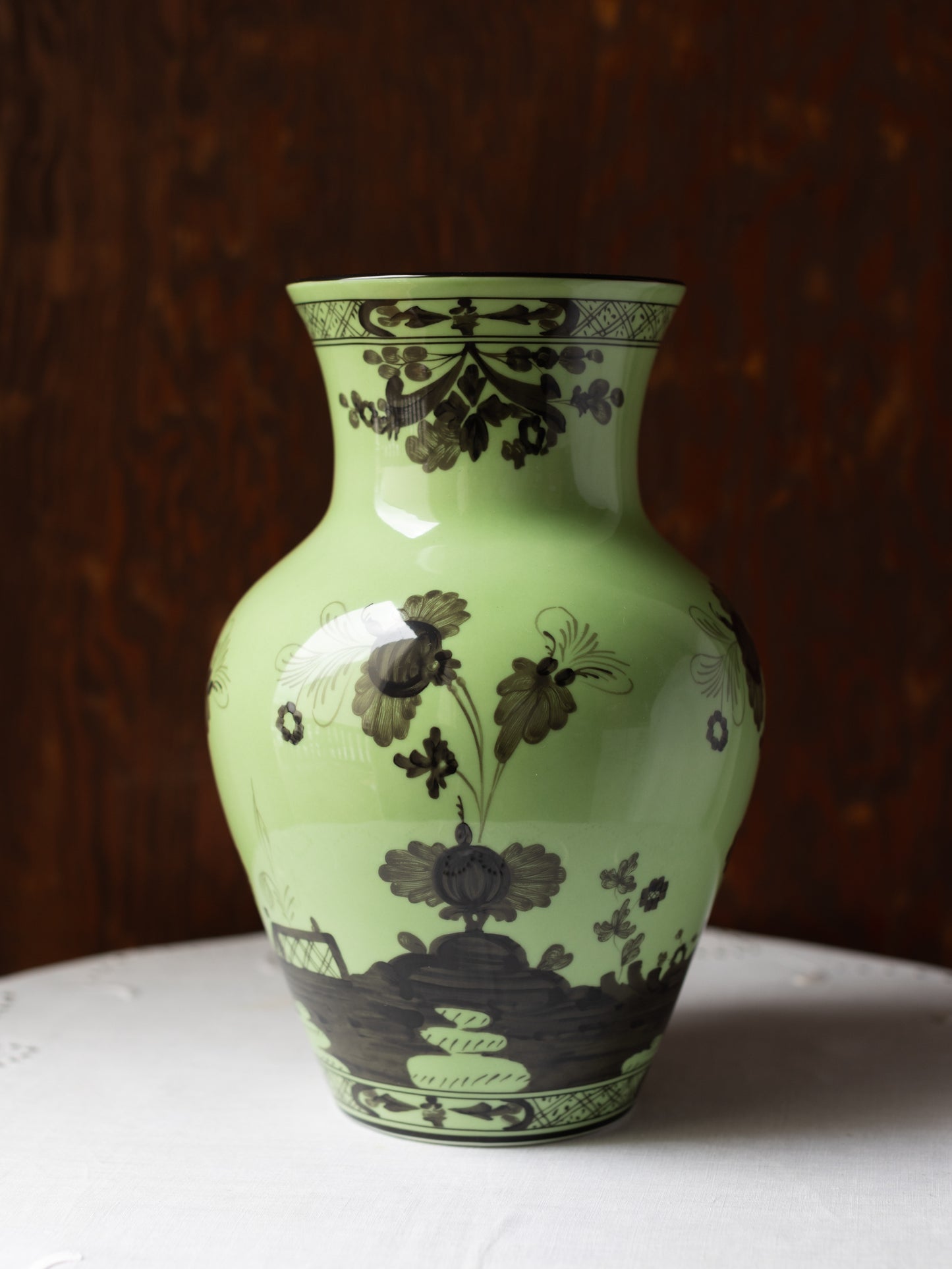 Oriente Italiano Ming Vase