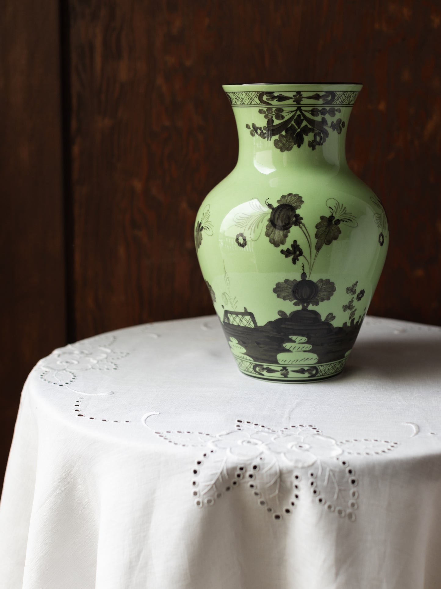 Oriente Italiano Ming Vase