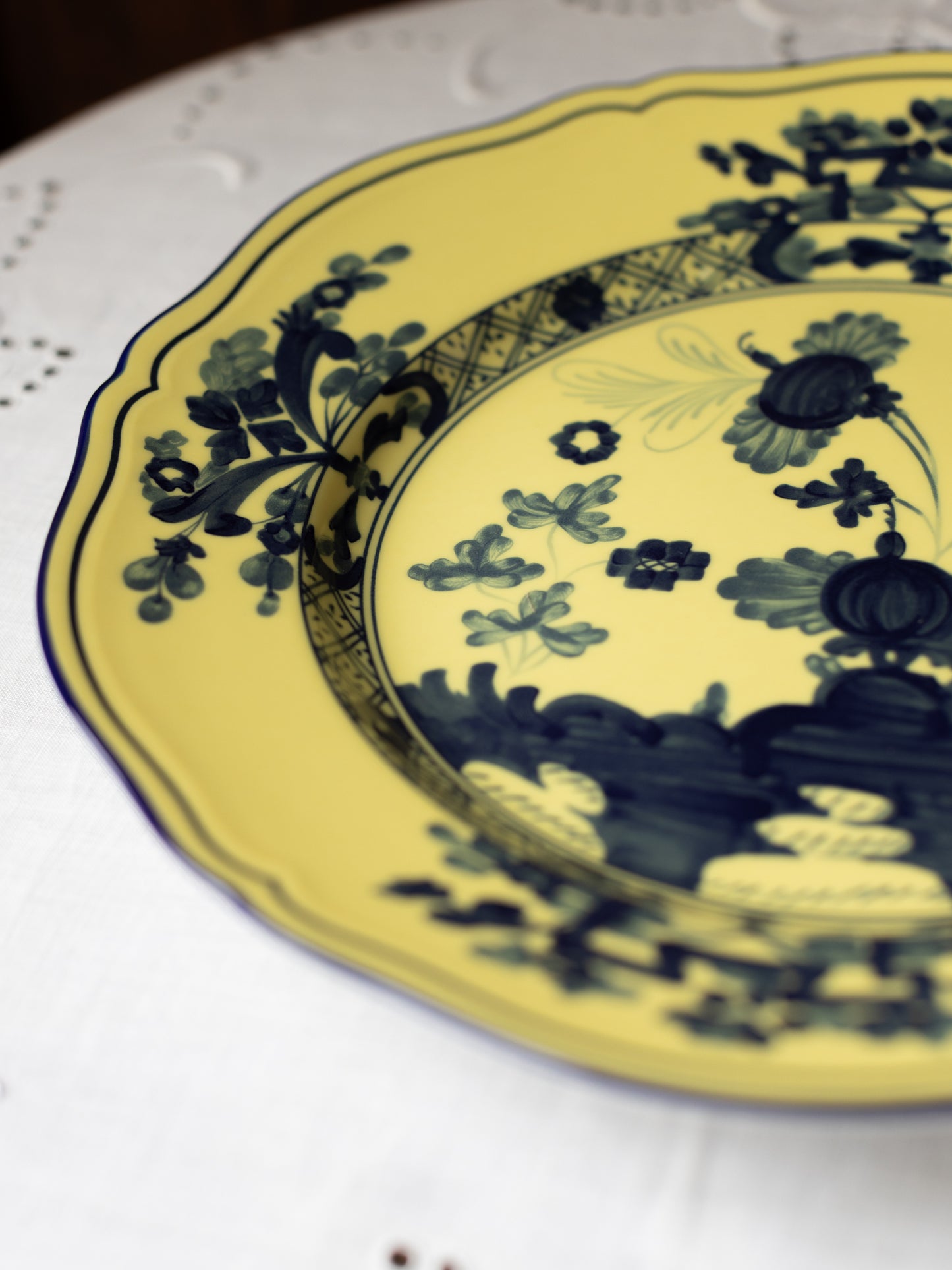 Oriente Italiano Antico Doccia Flat Dinner Plate