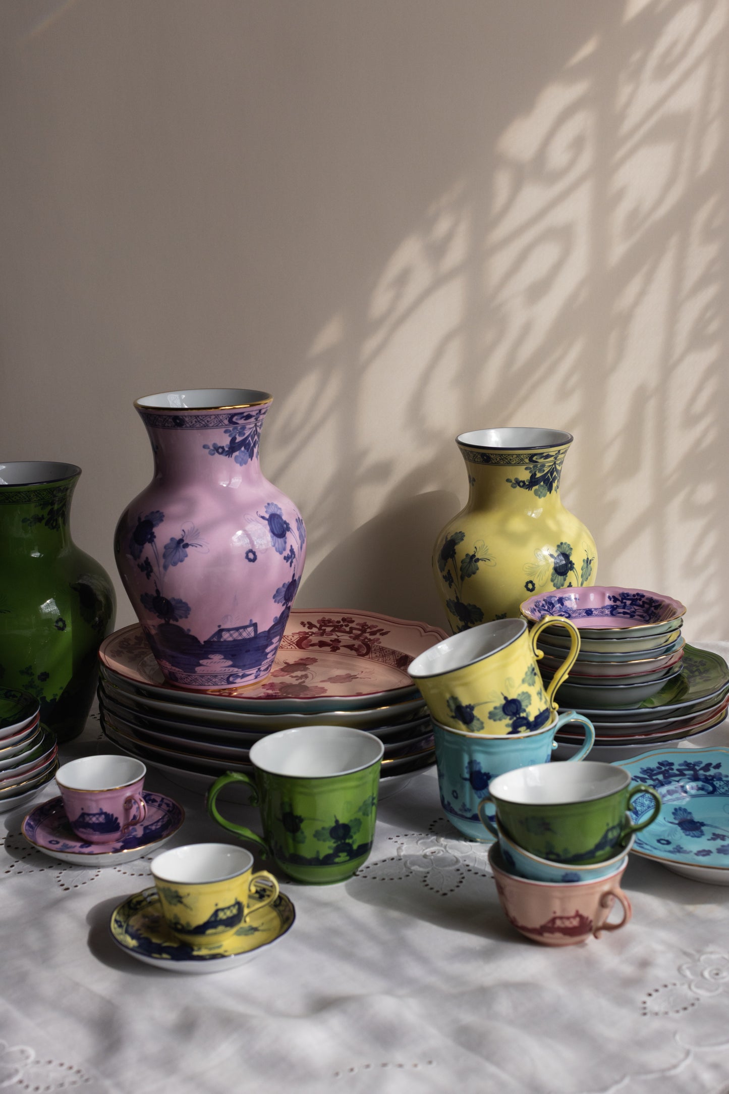 Oriente Italiano Ming Vase