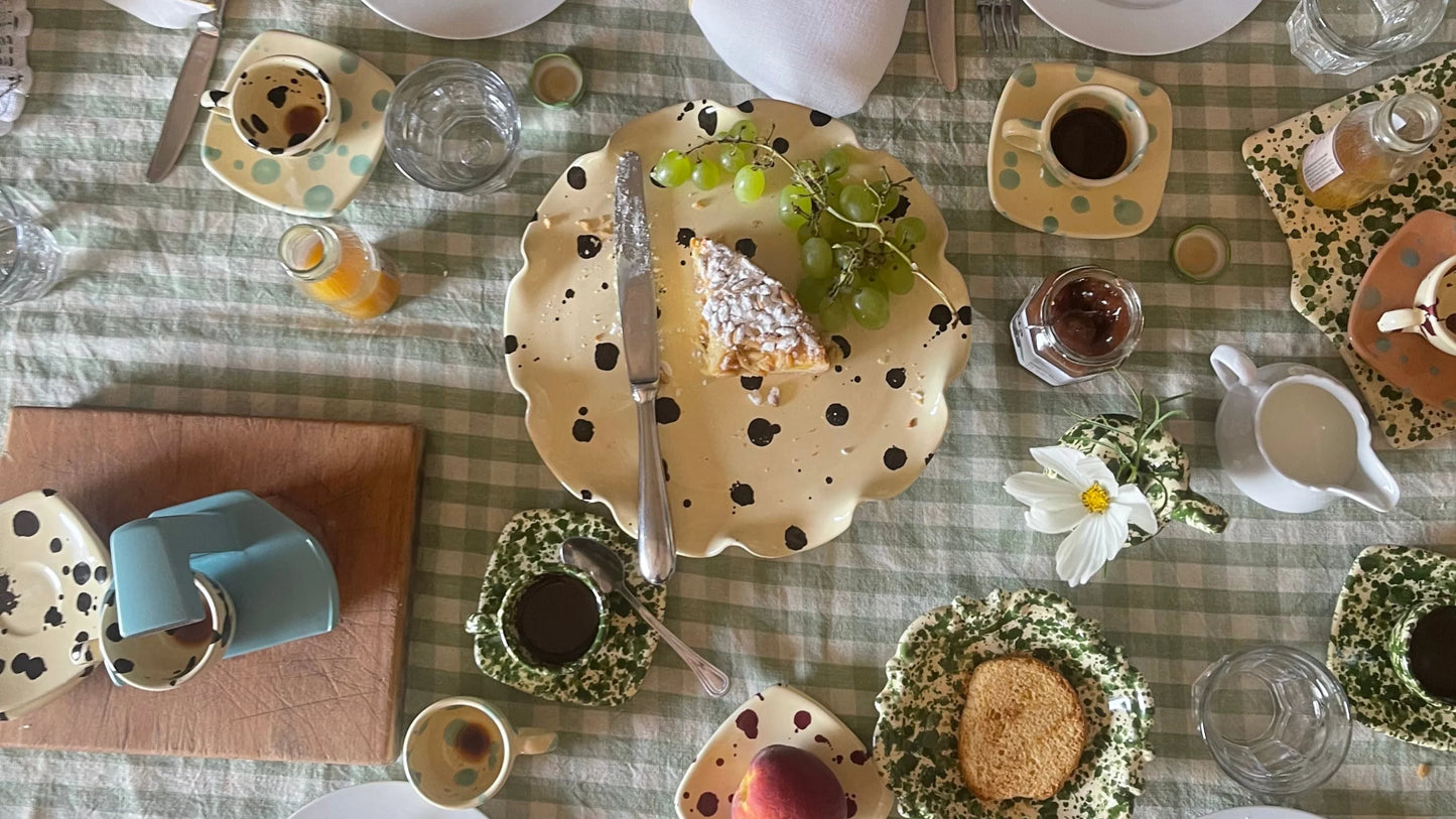 Ceramic Curvy Cake Stand