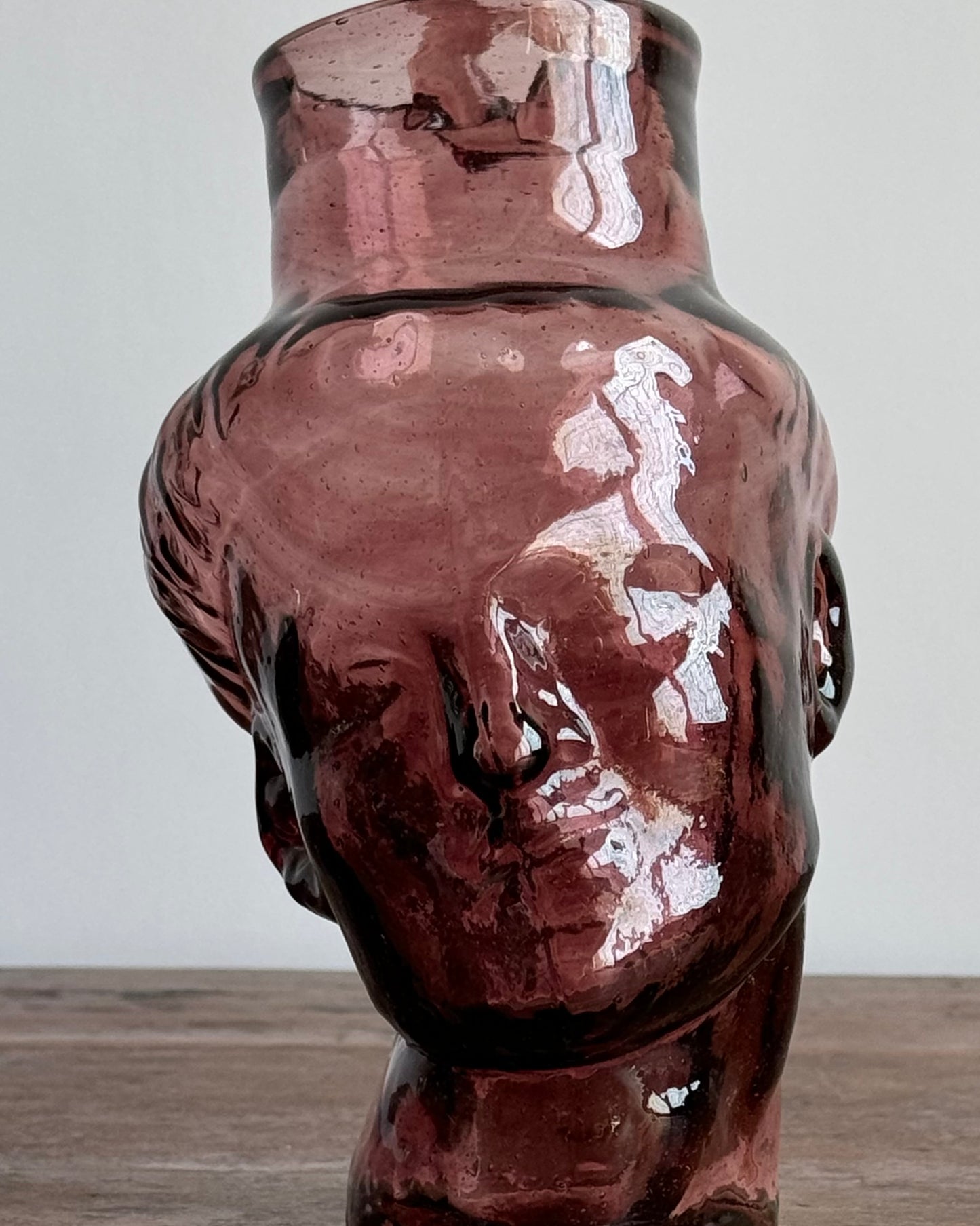 Simon Wall Mounted Head Vase Framboise