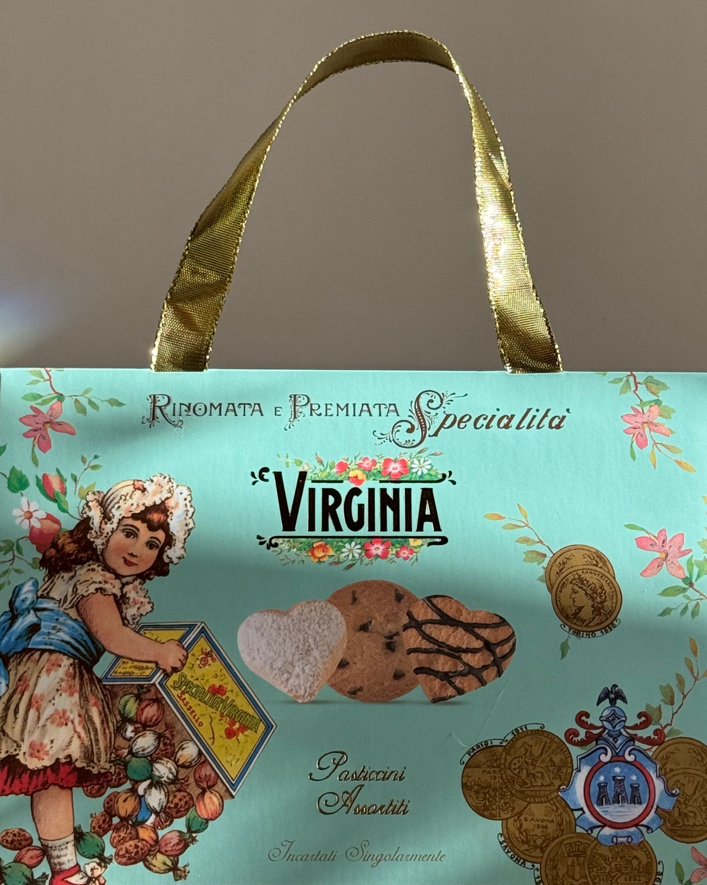 Amaretti Virginia Assorted Cookie Purse
