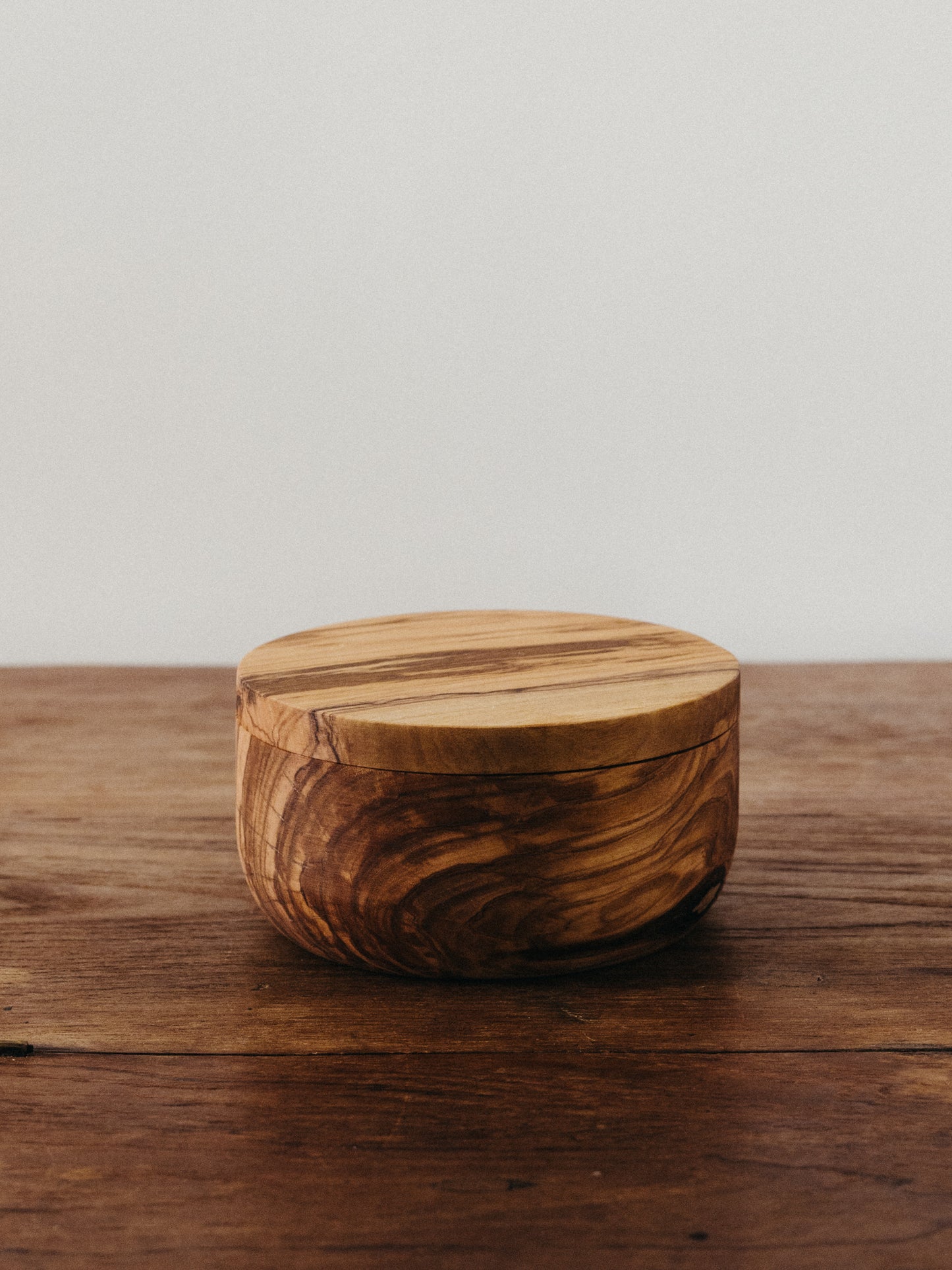 Olive Wood Box with Swivel Lid