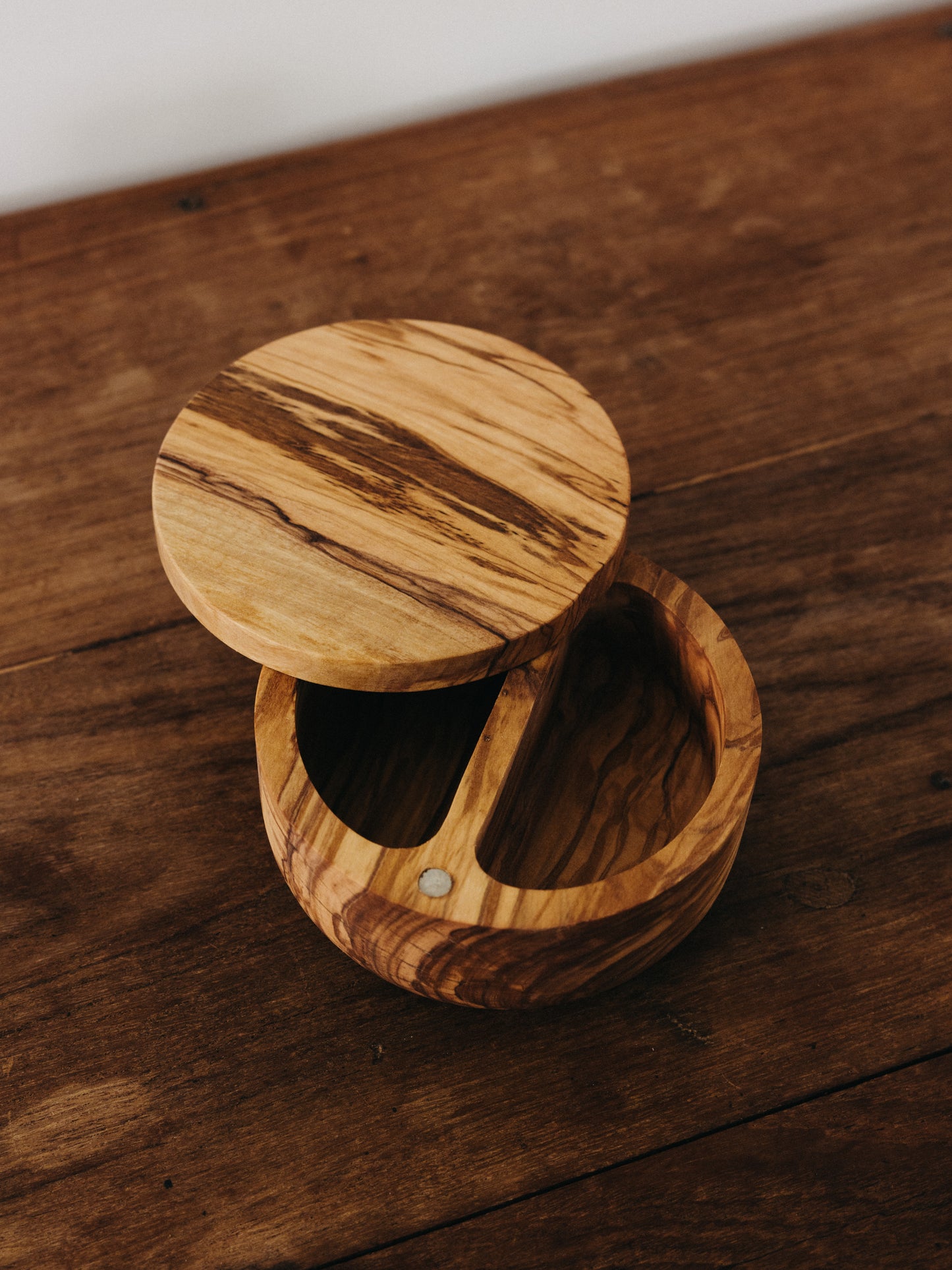 Olive Wood Box with Swivel Lid