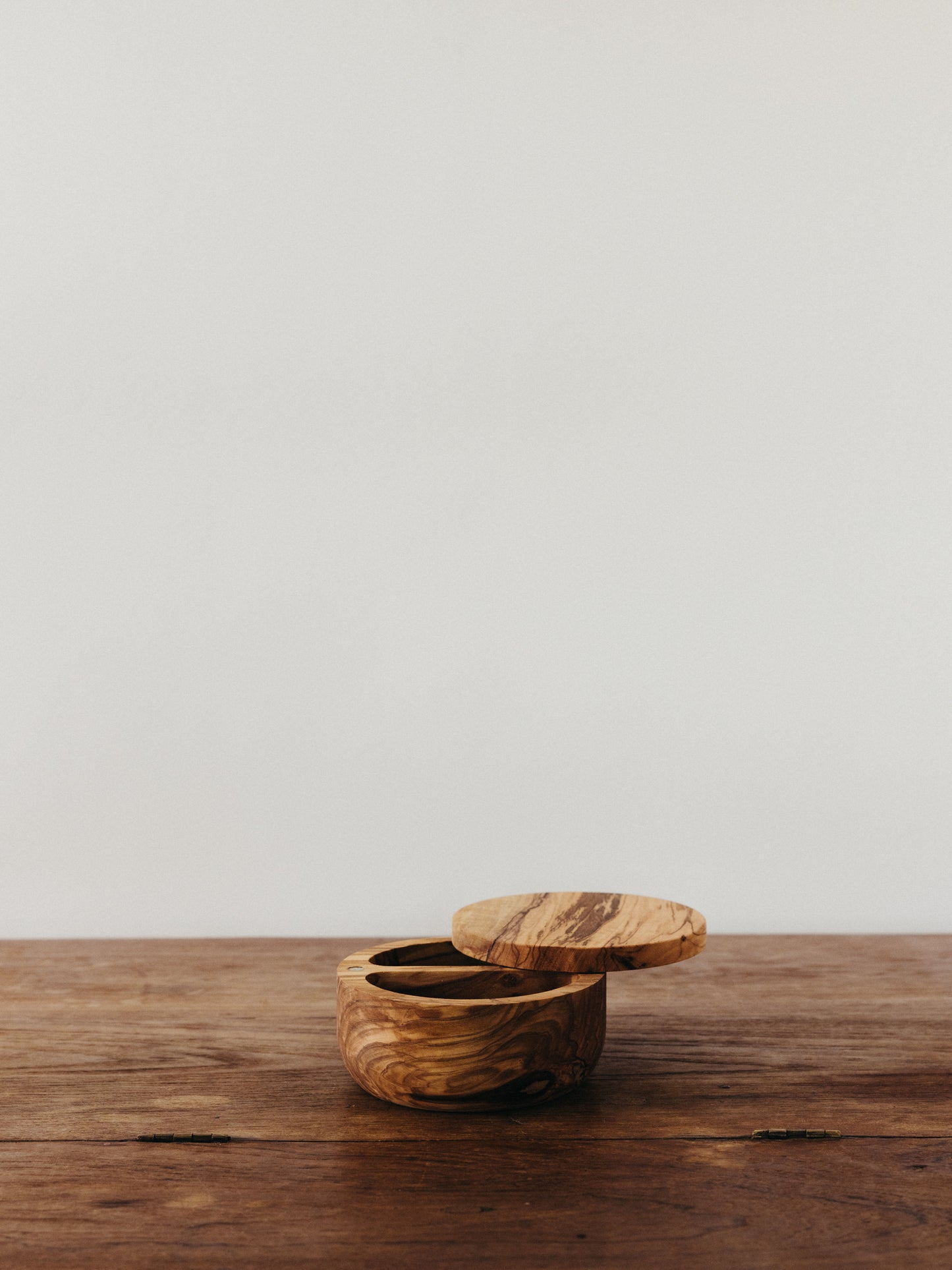 Olive Wood Box with Swivel Lid